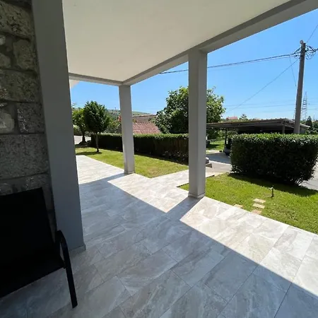 Daire Cezar 3 Podgoriçe