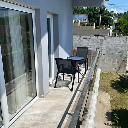 Apartamento Cezar 3 *